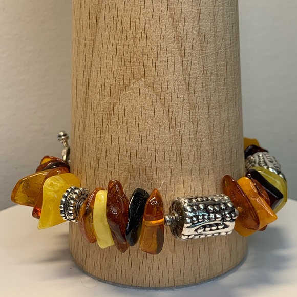 Silpada RARE HTF Sterling Silver & Honey Baltic Amber Chip Toggle Clasp Bracelet - Picture 3 of 16